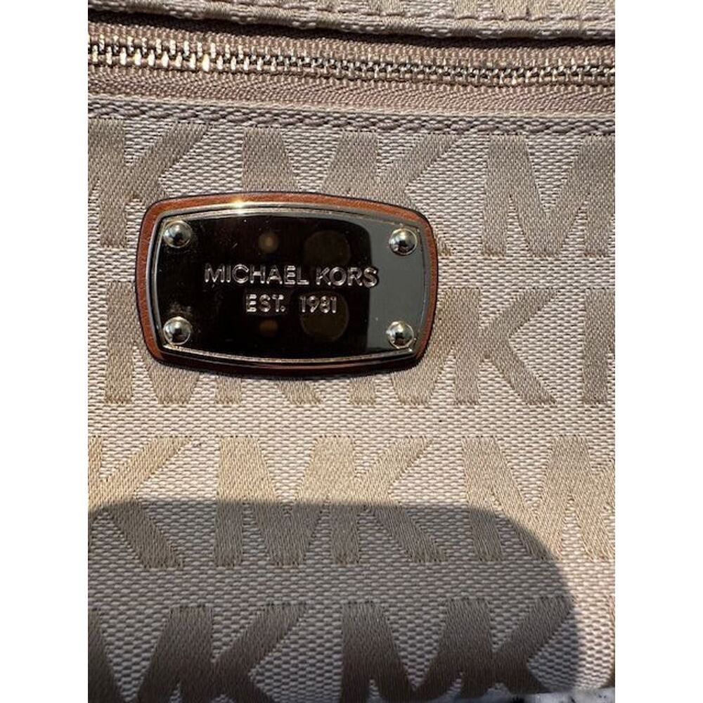 NWOT Michael Kors Jet Set Wristlet Natural - Picture 7 of 7